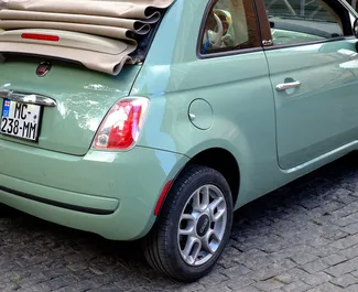 Benzine motor van 1,4L van Fiat 500 Cabrio 2013 te huur in Tbilisi.