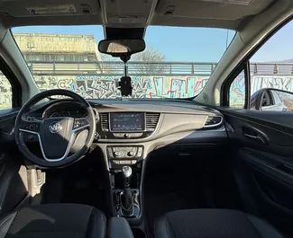 Buick Encore 2018 beschikbaar voor verhuur in Tbilisi, met een kilometerlimiet van onbeperkt.