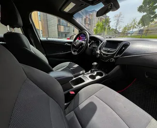 Benzine motor van 1,4L van Chevrolet Cruze 2017 te huur in Tbilisi.