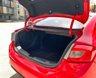 Interieur van Chevrolet Cruze te huur in Georgië. Een geweldige auto met 5 zitplaatsen en een Automatisch transmissie.