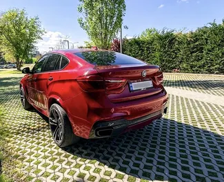 BMW X6 2015 beschikbaar voor verhuur in Tbilisi, met een kilometerlimiet van onbeperkt.