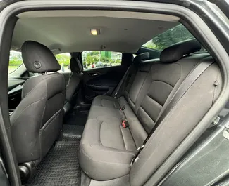 Interieur van Chevrolet Malibu te huur in Georgië. Een geweldige auto met 5 zitplaatsen en een Automatisch transmissie.