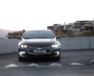 Vooraanzicht van een huurauto Chevrolet Malibu in Tbilisi, Georgië ✓ Auto #14548. ✓ Transmissie Automatisch TM ✓ 0 beoordelingen.