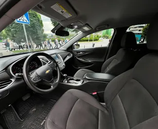 Benzine motor van 1,5L van Chevrolet Malibu 2018 te huur in Tbilisi.