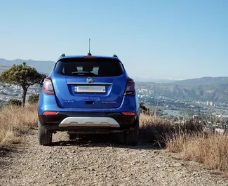 Verhuur Buick Encore. Comfort, Crossover Auto te huur in Georgië ✓ Borg van Zonder Borg ✓ Verzekeringsmogelijkheden TPL, CDW, SCDW, FDW, Passagiers.