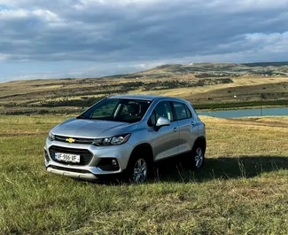 Vooraanzicht van een huurauto Chevrolet Trax in Tbilisi, Georgië ✓ Auto #14543. ✓ Transmissie Automatisch TM ✓ 0 beoordelingen.