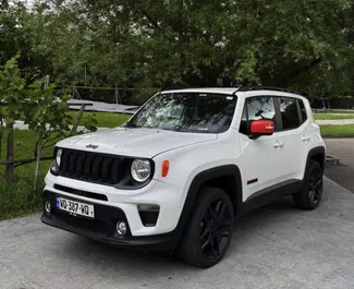 Vooraanzicht van een huurauto Jeep Renegade in Tbilisi, Georgië ✓ Auto #1307. ✓ Transmissie Automatisch TM ✓ 15 beoordelingen.