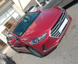 Vooraanzicht van een huurauto Hyundai Elantra in Bakoe, Azerbeidzjan ✓ Auto #11905. ✓ Transmissie Automatisch TM ✓ 1 beoordelingen.