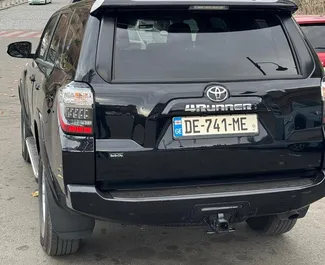 Autohuur Toyota 4 Runner 2024 in in Georgië, met Benzine brandstof en 100 pk ➤ Vanaf 270 GEL per dag.