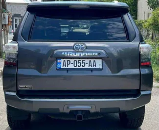 Verhuur Toyota 4 Runner. Comfort, SUV Auto te huur in Georgië ✓ Borg van Zonder Borg ✓ Verzekeringsmogelijkheden TPL.