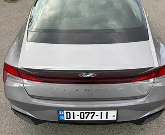 Hyundai Elantra 2023 beschikbaar voor verhuur in Tbilisi, met een kilometerlimiet van onbeperkt.