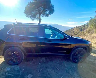 Verhuur Jeep Cherokee. Comfort, SUV, Crossover Auto te huur in Georgië ✓ Borg van Zonder Borg ✓ Verzekeringsmogelijkheden TPL.