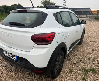 Autohuur Dacia Sandero Stepway 2024 in in Albanië, met Benzine brandstof en 90 pk ➤ Vanaf 17 EUR per dag.