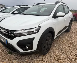 Verhuur Dacia Sandero Stepway. Economy, Comfort, Crossover Auto te huur in Albanië ✓ Borg van Zonder Borg ✓ Verzekeringsmogelijkheden TPL, CDW, SCDW, FDW, Diefstal, Buitenland, Jonge.