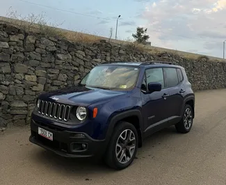 Vooraanzicht van een huurauto Jeep Renegade in Tbilisi, Georgië ✓ Auto #14732. ✓ Transmissie Automatisch TM ✓ 0 beoordelingen.