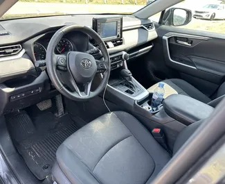 Autohuur Toyota Rav4 2023 in in Georgië, met Benzine brandstof en 260 pk ➤ Vanaf 240 GEL per dag.