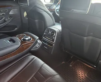 Benzine motor van 3,0L van Mercedes-Benz S-Class 2018 te huur in Bakoe.