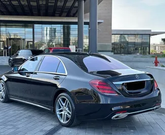 Autohuur Mercedes-Benz S-Class 2018 in in Azerbeidzjan, met Benzine brandstof en 333 pk ➤ Vanaf 300 AZN per dag.