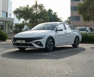 Vooraanzicht van een huurauto Hyundai Elantra in Dubai, Verenigde Arabische Emiraten ✓ Auto #14715. ✓ Transmissie Automatisch TM ✓ 2 beoordelingen.