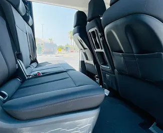 Autohuur Hyundai Staria 2025 in in de VAE, met Benzine brandstof en 180 pk ➤ Vanaf 384 AED per dag.