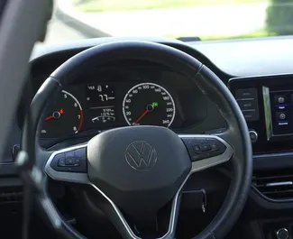 Benzine motor van 1,6L van Volkswagen Polo Sedan 2021 te huur in Almaty.