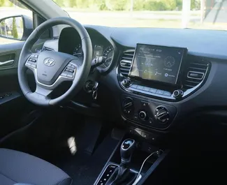 Verhuur Hyundai Accent. Economy Auto te huur in Kazachstan ✓ Borg van Zonder Borg ✓ Verzekeringsmogelijkheden TPL.