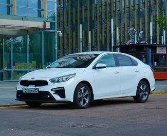 Vooraanzicht van een huurauto Kia Cerato in Almaty, Kazachstan ✓ Auto #14741. ✓ Transmissie Automatisch TM ✓ 0 beoordelingen.
