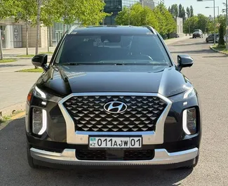 Vooraanzicht van een huurauto Hyundai Palisade in Almaty, Kazachstan ✓ Auto #14738. ✓ Transmissie Automatisch TM ✓ 0 beoordelingen.