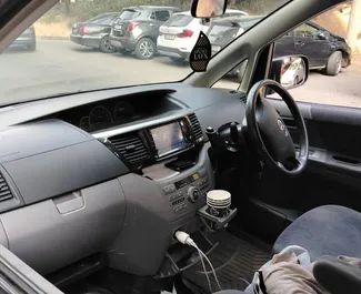 Verhuur Toyota Noah. Comfort, Minivan Auto te huur in Georgië ✓ Borg van Zonder Borg ✓ Verzekeringsmogelijkheden TPL, CDW.