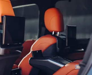 Benzine motor van 3,5L van Lexus LX600 2023 te huur in Tbilisi.