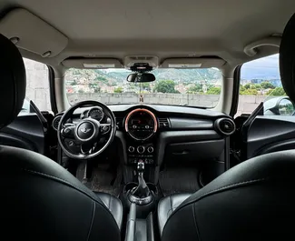 Benzine motor van 1,5L van Mini Cooper 2015 te huur in Tbilisi.