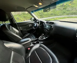 Kia Soul 2014 beschikbaar voor verhuur in Tbilisi, met een kilometerlimiet van onbeperkt.