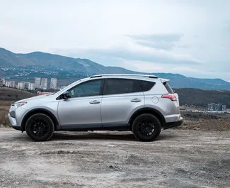 Toyota Rav4 2018 beschikbaar voor verhuur in Tbilisi, met een kilometerlimiet van onbeperkt.