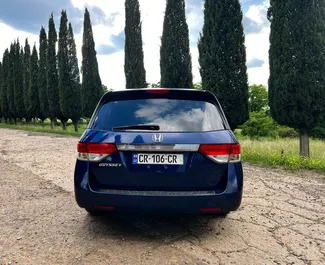 Honda Odyssey 2016 met Vooraandrijving systeem, beschikbaar in Tbilisi.
