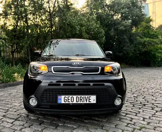 Vooraanzicht van een huurauto Kia Soul in Tbilisi, Georgië ✓ Auto #14598. ✓ Transmissie Automatisch TM ✓ 0 beoordelingen.