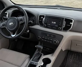 Interieur van Kia Sportage te huur in Georgië. Een geweldige auto met 5 zitplaatsen en een Automatisch transmissie.