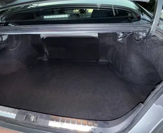 Toyota Camry 2024 met Vooraandrijving systeem, beschikbaar in Tbilisi.