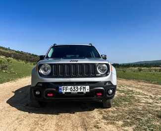Vooraanzicht van een huurauto Jeep Renegade in Tbilisi, Georgië ✓ Auto #14627. ✓ Transmissie Automatisch TM ✓ 0 beoordelingen.