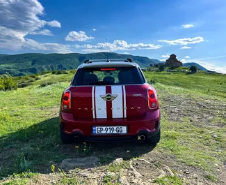 Mini Countryman Cooper S 2014 beschikbaar voor verhuur in Tbilisi, met een kilometerlimiet van onbeperkt.