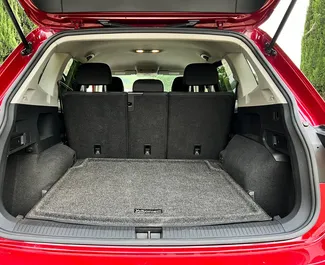 Volkswagen Tiguan 2019 met Aandrijving op alle wielen systeem, beschikbaar in Tbilisi.