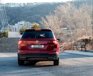 Benzine motor van 2,0L van Volkswagen Tiguan 2019 te huur in Tbilisi.