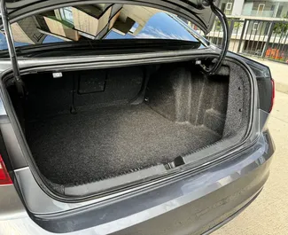 Volkswagen Jetta 2015 met Vooraandrijving systeem, beschikbaar in Tbilisi.