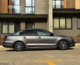 Verhuur Volkswagen Jetta. Economy, Comfort Auto te huur in Georgië ✓ Borg van Zonder Borg ✓ Verzekeringsmogelijkheden TPL, CDW, SCDW, FDW, Passagiers, Diefstal.