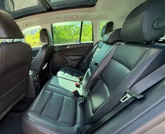 Volkswagen Tiguan 2013 met Aandrijving op alle wielen systeem, beschikbaar in Tbilisi.