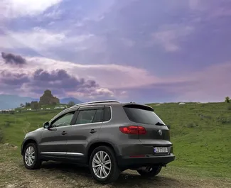 Autohuur Volkswagen Tiguan 2013 in in Georgië, met Benzine brandstof en 180 pk ➤ Vanaf 77 GEL per dag.