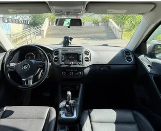 Benzine motor van 2,0L van Volkswagen Tiguan 2013 te huur in Tbilisi.