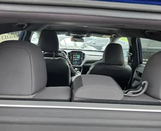 Interieur van Subaru Crosstrek te huur in Georgië. Een geweldige auto met 5 zitplaatsen en een Automatisch transmissie.