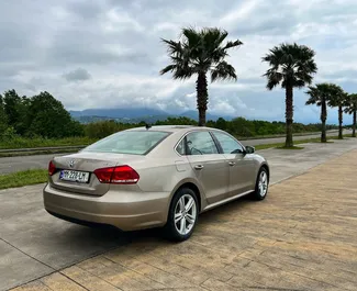 Benzine motor van 1,8L van Volkswagen Passat 2015 te huur in Tbilisi.
