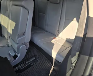 Toyota Highlander 2023 met Aandrijving op alle wielen systeem, beschikbaar in Tbilisi.