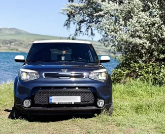 Vooraanzicht van een huurauto Kia Soul in Tbilisi, Georgië ✓ Auto #14597. ✓ Transmissie Automatisch TM ✓ 0 beoordelingen.